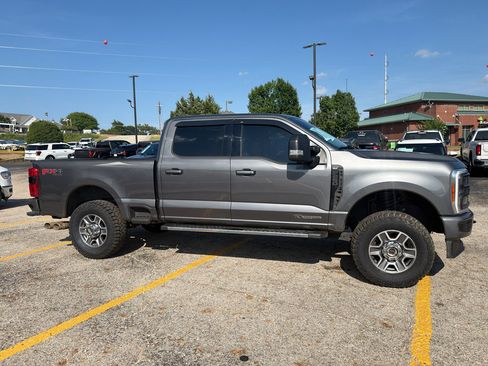 Used 2023 Ford F250 XLT w/ XLT Premium Package AWD/4WD image 6
