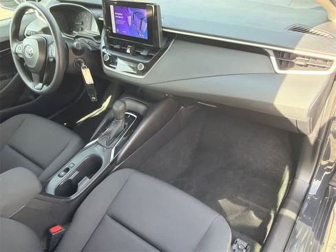 Used 2025 Toyota Corolla LE image 13