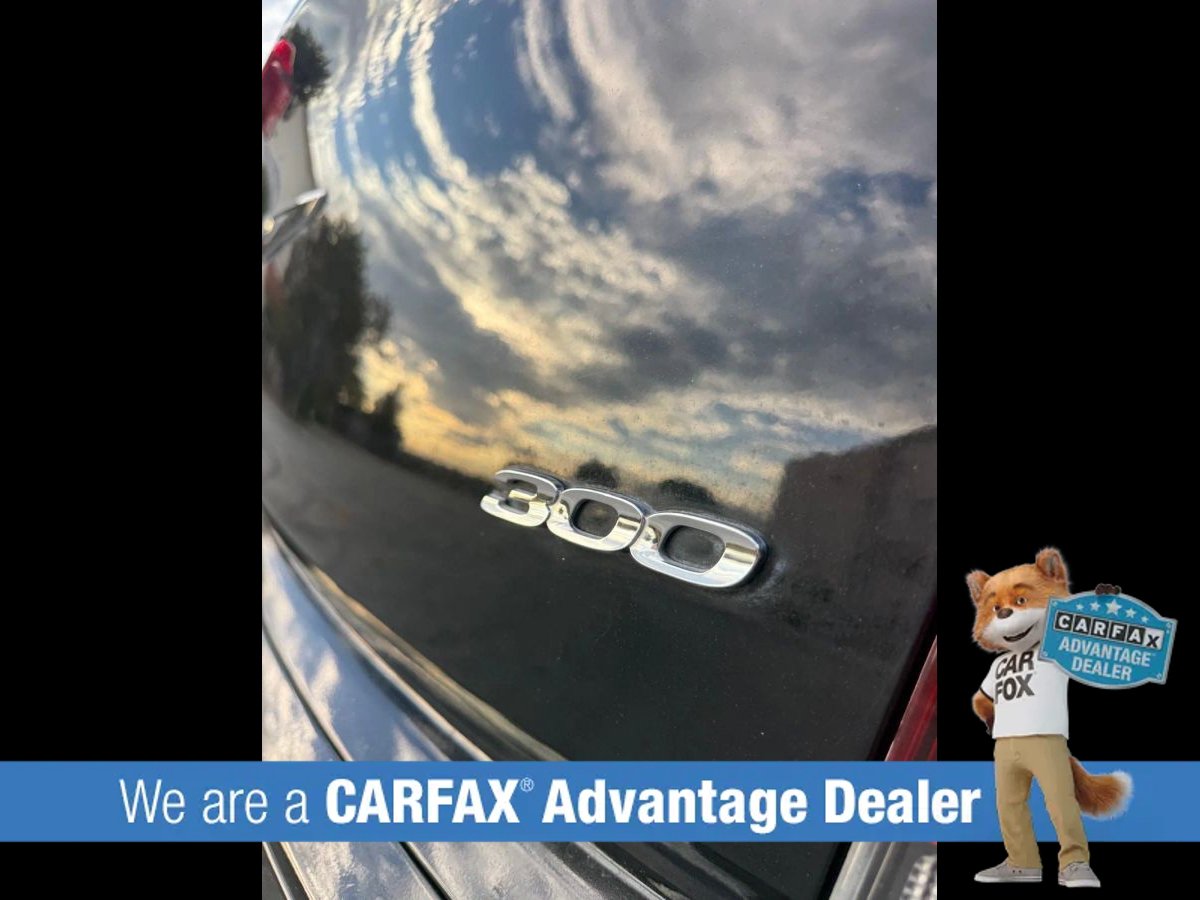 Used 2019 Chrysler 300 Touring RWD image 20