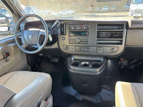 Used 2019 GMC Savana 2500 w/ Enhanced Convenience Package image 19