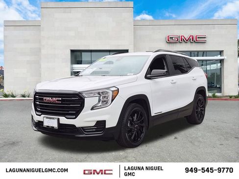 Used 2023 GMC Terrain SLE w/ Driver Convenience Package FWD image 1