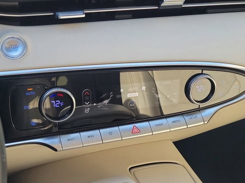 Used 2023 Genesis GV70 2.5T image 27