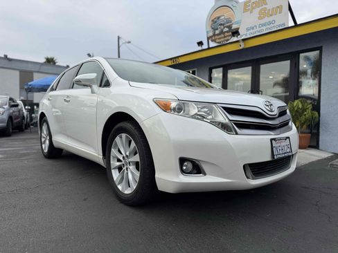 Used 2015 Toyota Venza XLE w/ XLE Premium Package image 3