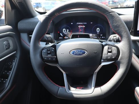 Used 2025 Ford Explorer ST AWD/4WD image 16