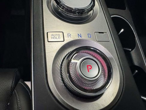 Used 2025 Genesis GV70 2.5T AWD/4WD image 24