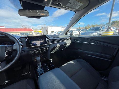 Used 2025 Toyota Camry LE image 34