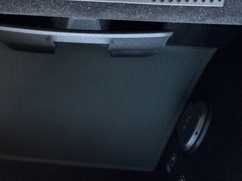 Used 2020 Porsche Taycan 4S image 34