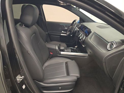 Used 2023 Mercedes-Benz GLA 250 4MATIC w/ Premium Package image 14