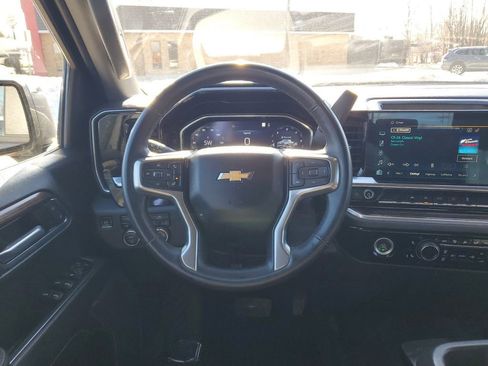 Used 2023 Chevrolet Silverado 1500 LT image 12