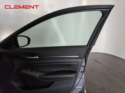 Used 2025 Nissan Altima 2.5 SV image 37