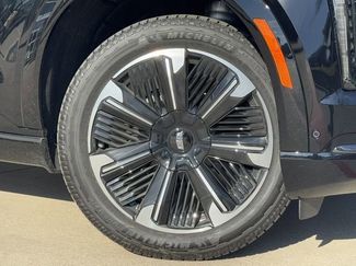 New 2025 Cadillac Escalade IQ Sport 2 video 3