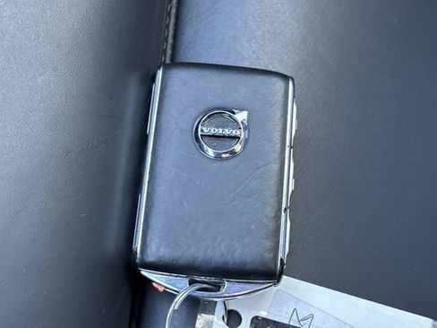 Used 2021 Volvo XC60 T5 R-Design w/ Advanced Package image 46