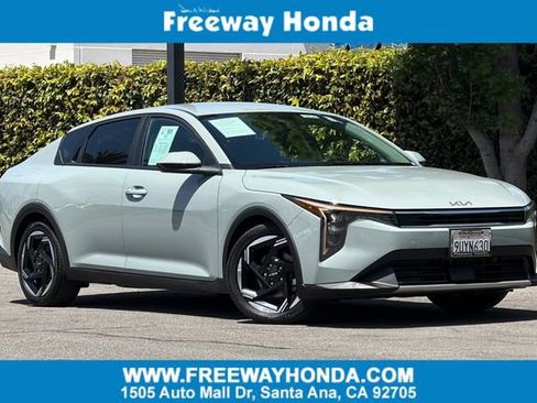 Used 2025 Kia K4 EX FWD image 1