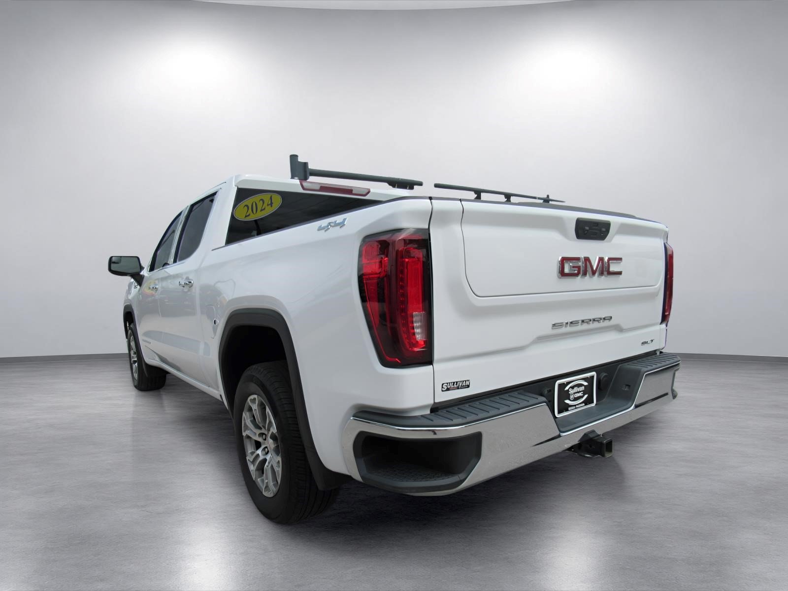 Used 2024 GMC Sierra 1500 SLT AWD/4WD image 5