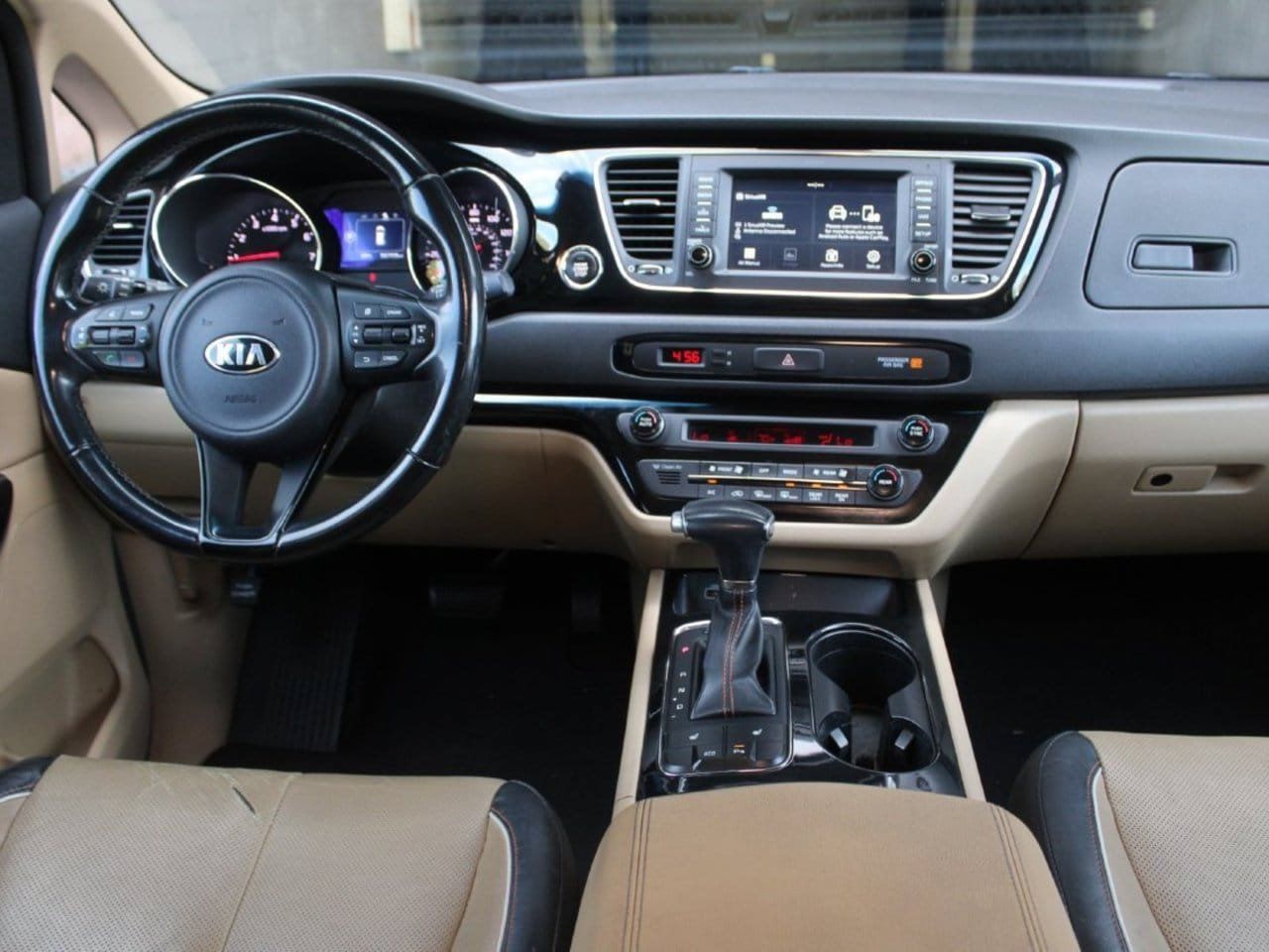 Used 2018 Kia Sedona EX FWD image 17