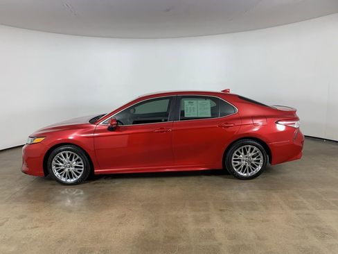 Used 2020 Toyota Camry SE image 16
