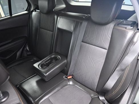 Used 2019 Chevrolet Trax LT w/ LT Convenience Package FWD image 24