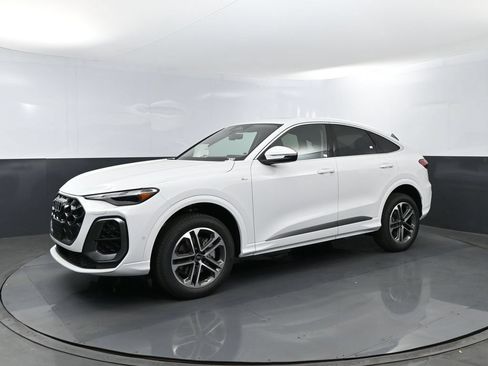 New 2026 Audi Q5 Premium AWD/4WD image 1