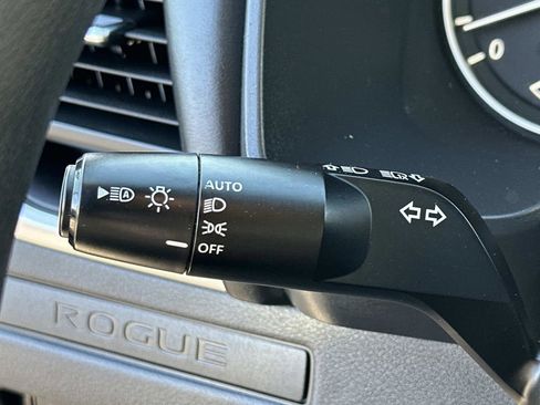 Used 2023 Nissan Rogue S image 18