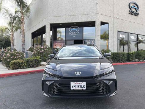 Used 2025 Toyota Camry LE image 30