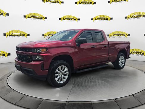 Used 2019 Chevrolet Silverado 1500 Custom w/ Custom Convenience Package AWD/4WD image 1