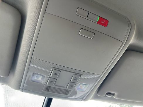 Used 2022 Volkswagen Atlas SE w/ Black Wheel Package image 32