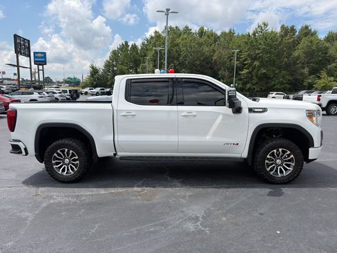 Used 2021 GMC Sierra 1500 AT4 w/ Technology Package AWD/4WD image 4