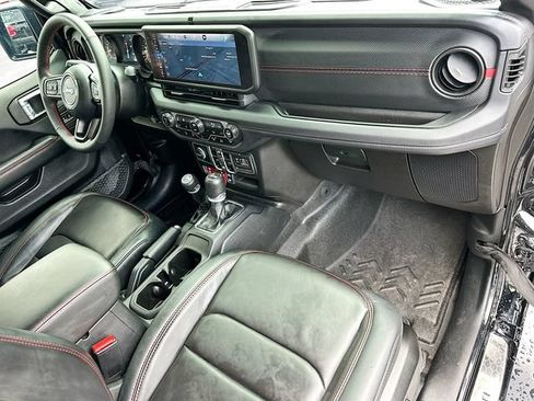 Used 2024 Jeep Wrangler Unlimited Rubicon AWD/4WD image 30