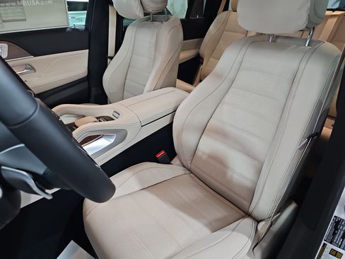 New 2026 Mercedes-Benz GLS 450 4MATIC image 17