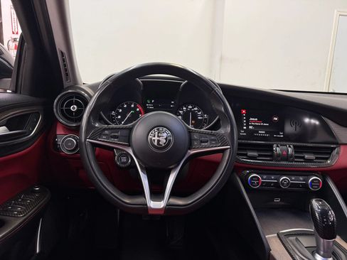 Used 2018 Alfa Romeo Giulia Ti RWD image 14
