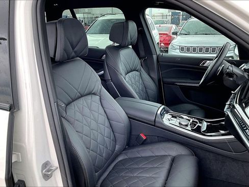 Used 2025 BMW X5 xDrive50e w/ M Sport Package image 10