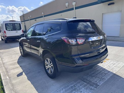 Used 2016 Chevrolet Traverse LT w/ Style and Technology Package image 6