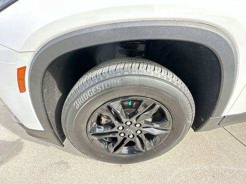 Used 2023 Chevrolet Traverse LT w/ Midnight/Sport Edition image 32