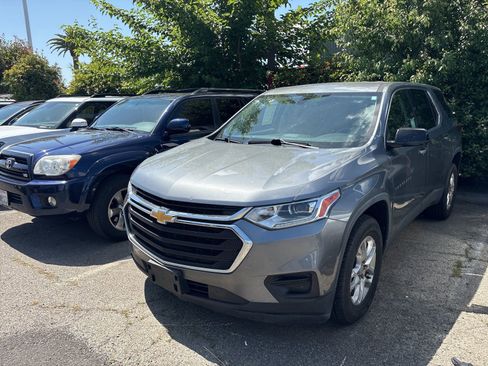 Used 2019 Chevrolet Traverse LS FWD image 1