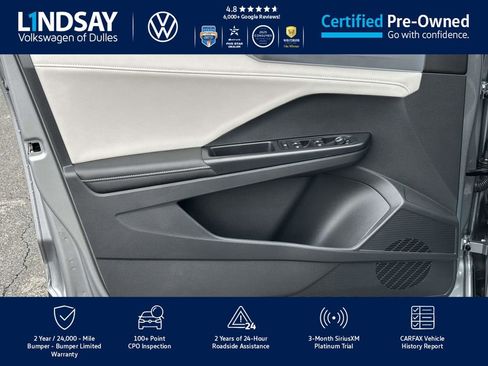 Certified 2025 Volkswagen Taos SE image 9