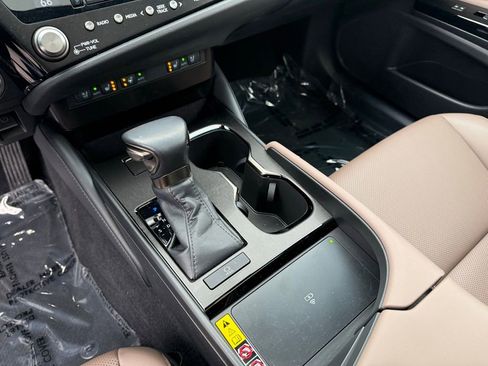 Used 2023 Lexus ES 250 250 image 13