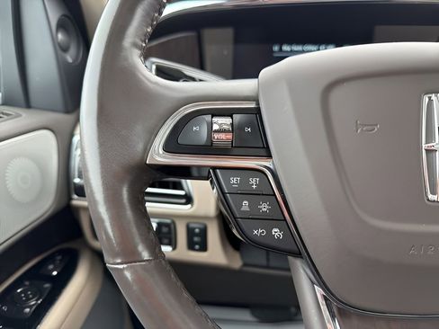Used 2022 Lincoln Navigator Reserve image 34