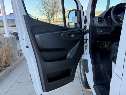 New 2025 Mercedes-Benz Sprinter 2500 image 9