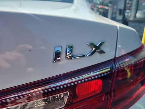 Used 2018 Acura ILX FWD image 9