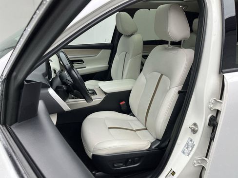 Used 2024 MAZDA CX-90 Plug-In Hybrid w/ Premium Plus AWD/4WD image 10