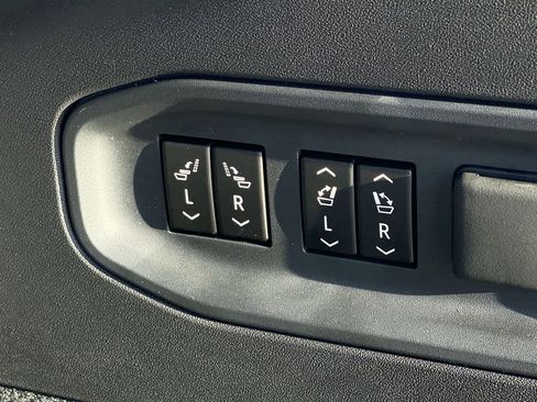 New 2026 Cadillac Vistiq Sport w/ LPO, Premium Carpet Package image 40