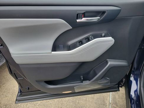 New 2026 Toyota Highlander XLE AWD/4WD image 12