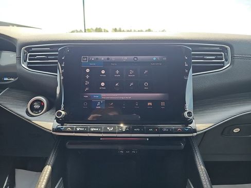 Used 2024 Jeep Wagoneer L Series II w/ Flexible Seating Group image 26