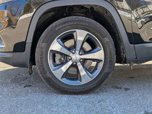 Certified 2020 Jeep Cherokee Limited image 28