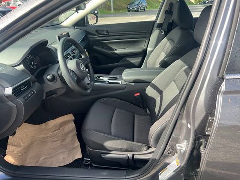 Used 2025 Nissan Altima 2.5 S image 11