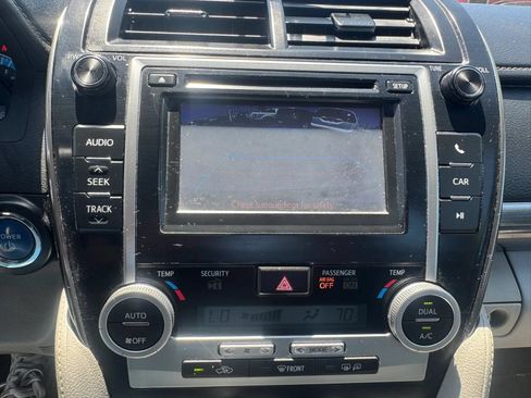Used 2013 Toyota Camry XLE w/ Convenience Pkg FWD image 35