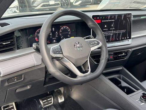 New 2026 Volkswagen Tiguan SE R-Line image 19