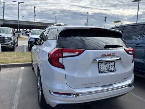 Used 2022 GMC Terrain Denali w/ Denali Premium Package image 4