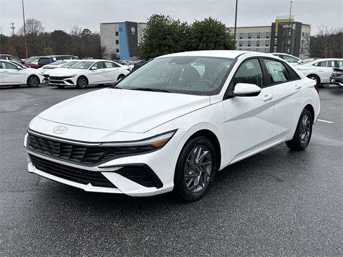 New 2026 Hyundai Elantra Blue image 3