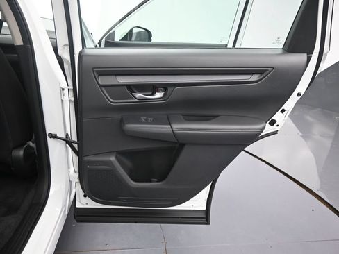 Used 2023 Honda CR-V LX image 18